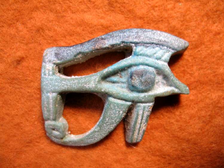 4066.**SOLD**  Very fine Third Intermediate Period faience Wedjat amulet