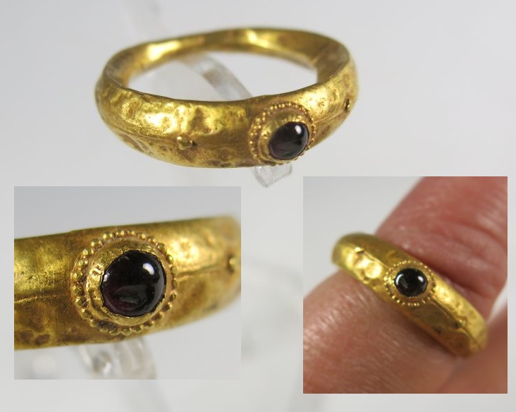 5241. **SOLD** A very attractive wearable  Roman gold ring.