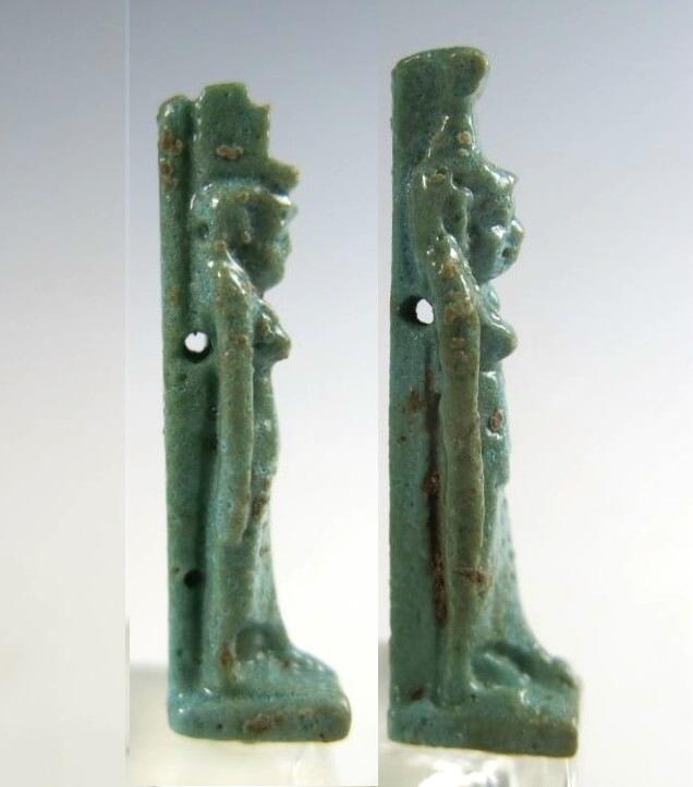 5973. Lovely matching pair of amulets: Isis and Nephthys.