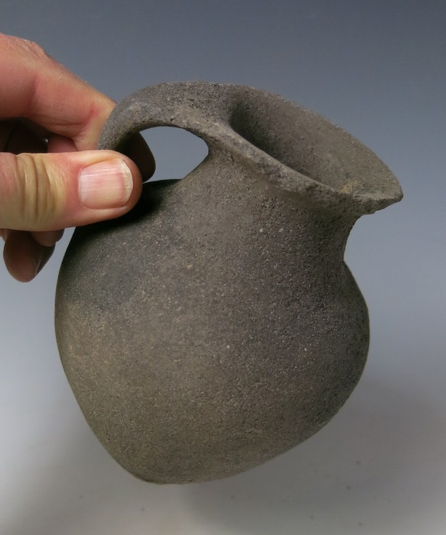 5996. Very interesting very early terracotta vessel from Israel