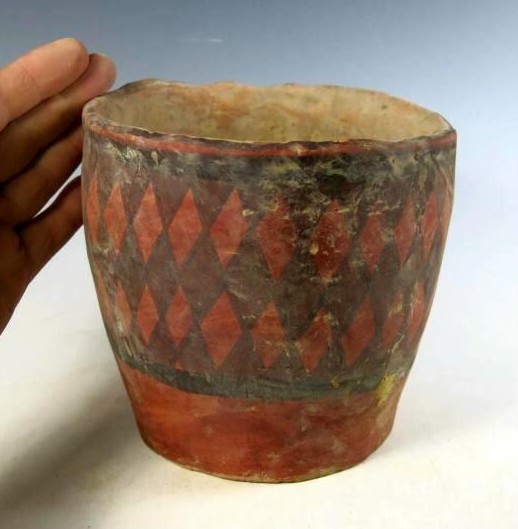 5975. Attractive Chinese Neolithic pottery