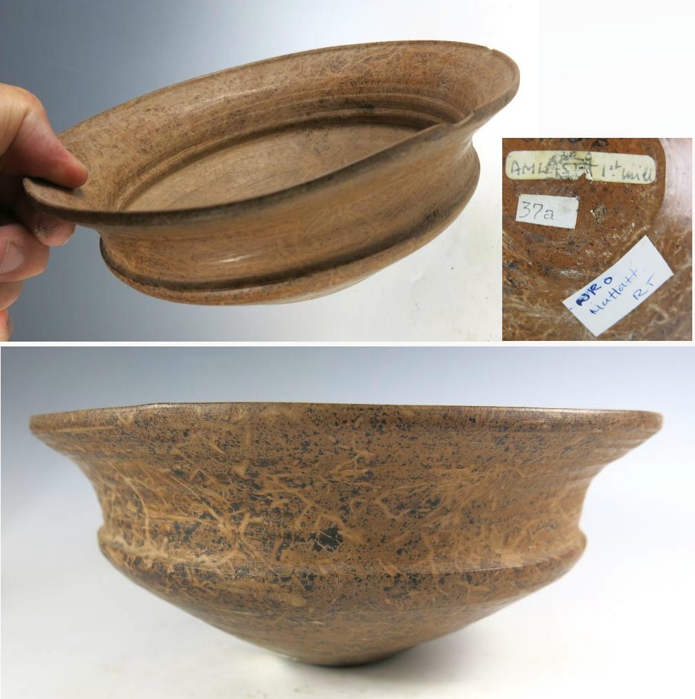 4033. Good Amlash Grey-Ware dish .