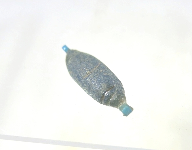 6134.  Amarna period faience bead.