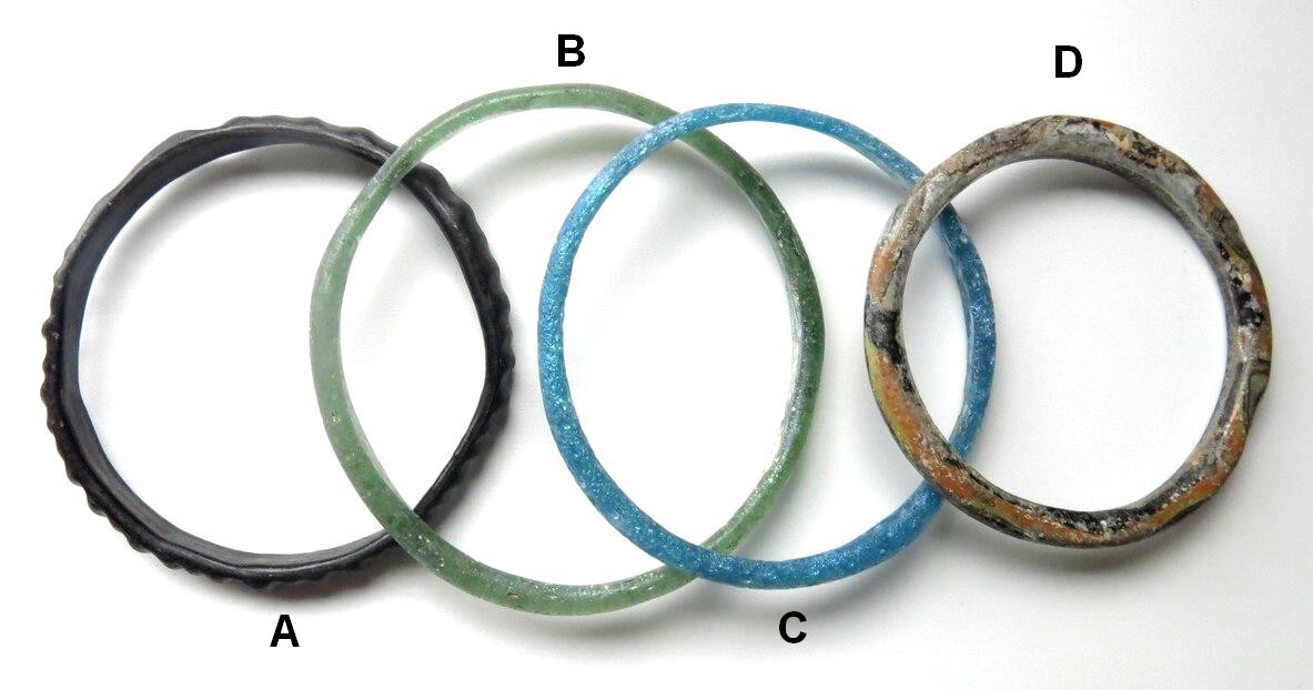 6045. Roman glass bracelets: only one left!