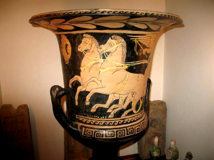 1917 **SOLD** A MAGNIFICENT South Itlalian calyx krater