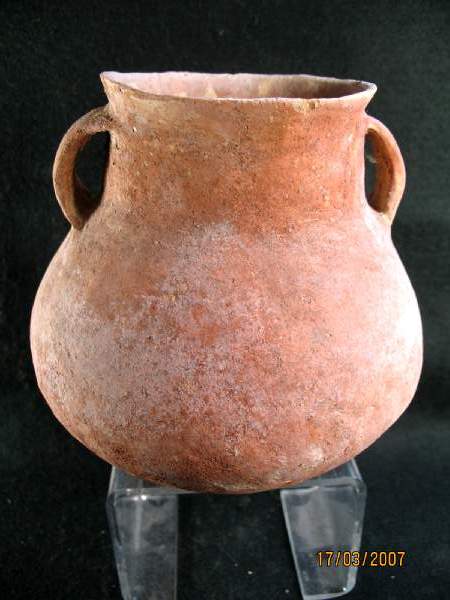 1331. A good sized Trans-Jordanian pot with "dripslip"  decoration