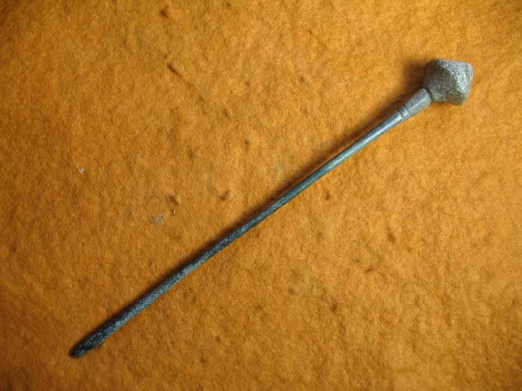 1943. Nice Western Asiatic bronze pin