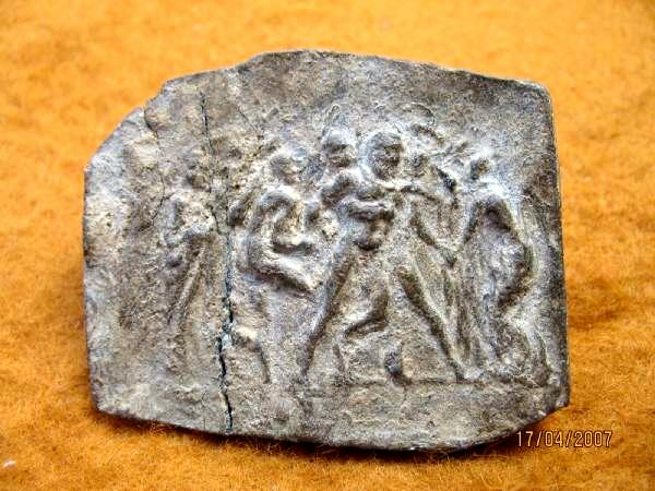 1279.**SOLD**  A particularly attractive Roman lead sealing