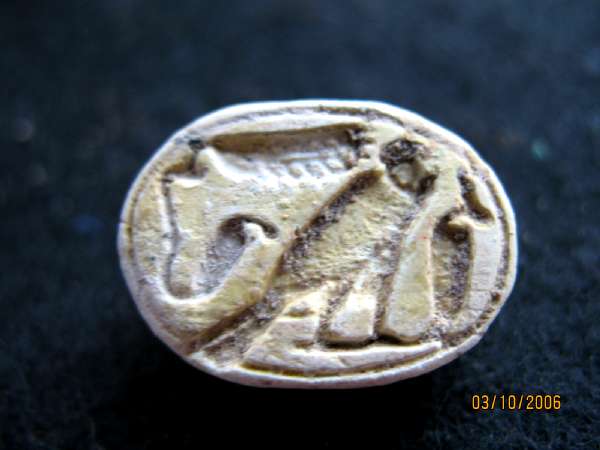 **SOLD**An unusual New Kingdom steatite scarab