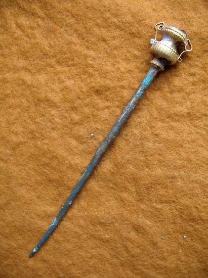 579. **SOLD** Wonderful Roman gold and bronze hair pin