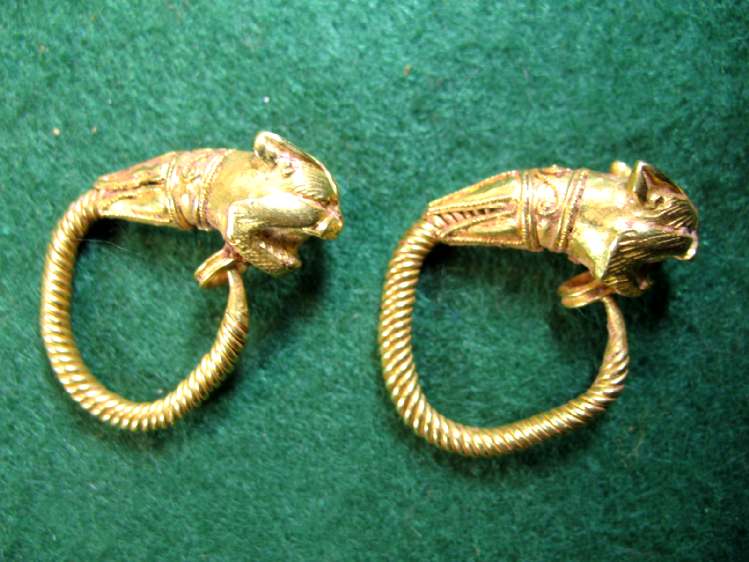 3080. **SOLD** Fabulous pair of Hellenistic gold earrings