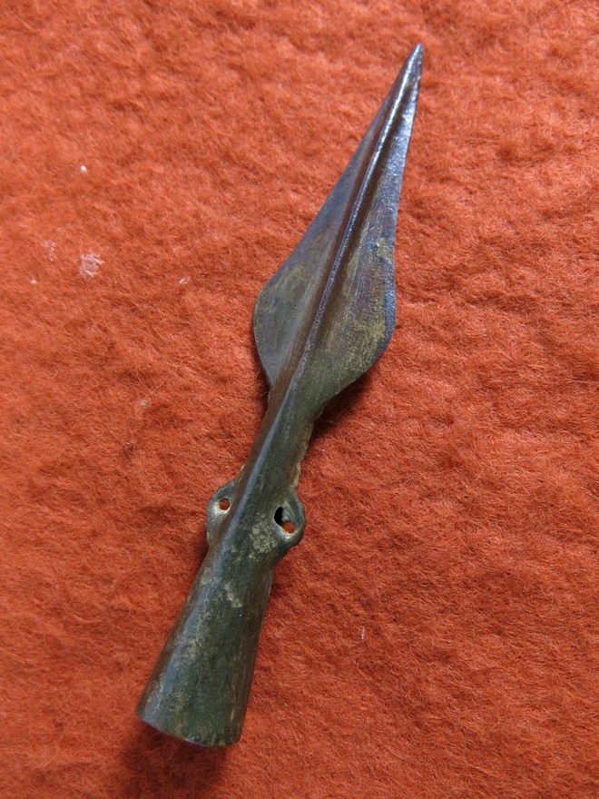 5651. **SOLD** Very nice British Bronze Age Side-looped socketed spearhead