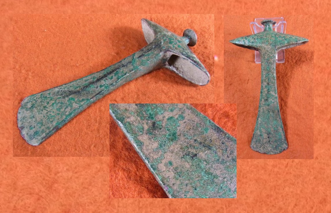 5748. Very Nice Luristan bronze axe head