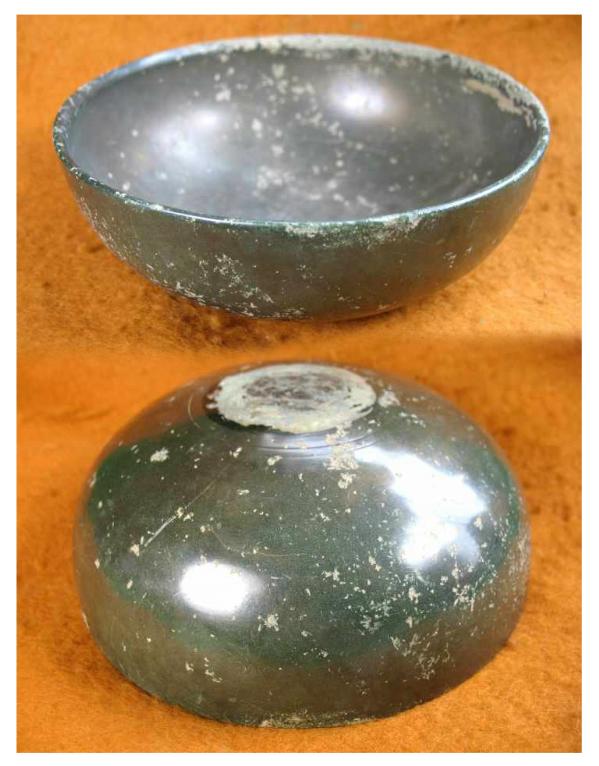 4497. Very fine bronze bowl with superb mirror-like patina