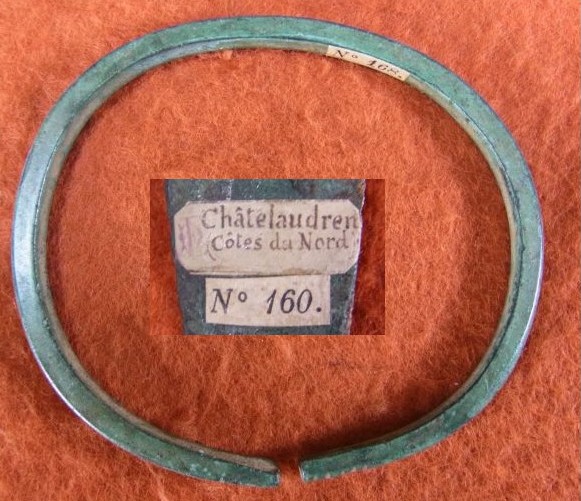 5274. Very fine and wearable Celtic La Tene bronze bracelet