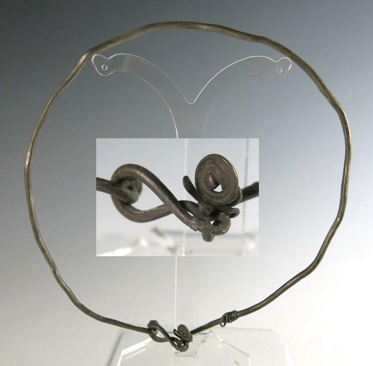 4024. Good large Celtic silver torc