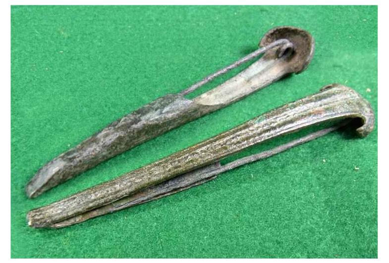 4658. Fine and large Celtic "Schusselfibel"  bronze fibula. 