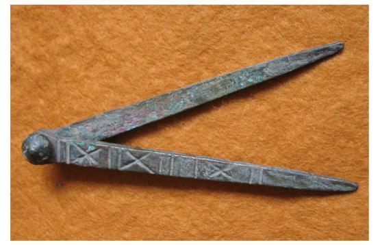 800.**SOLD** Roman bronze dividers; working condition
