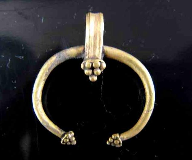 4936. **SOLD ** Beautiful and wearable Roman gold pendant