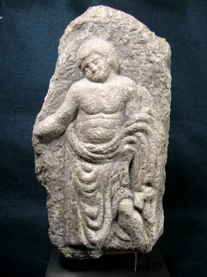 4778.**SOLD**  Imposing and quite large Roman stone fragment .